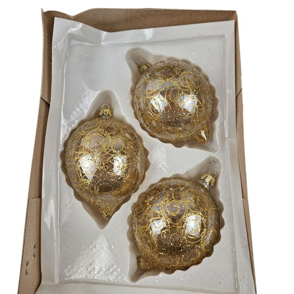 Commodore Holiday Memories 3 Glass Christmas Ornaments Gold Filigree Romania - Picture 6 of 10